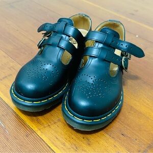 size 6 mary jane’s